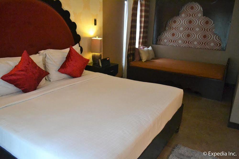 The Theodore Hotel 따가이따이 외부 사진